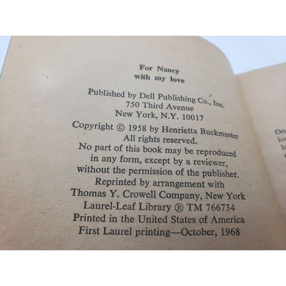 Flight To Freedom By Henrietta Buckmaster 1968 Paperback - Picture 4 of 10